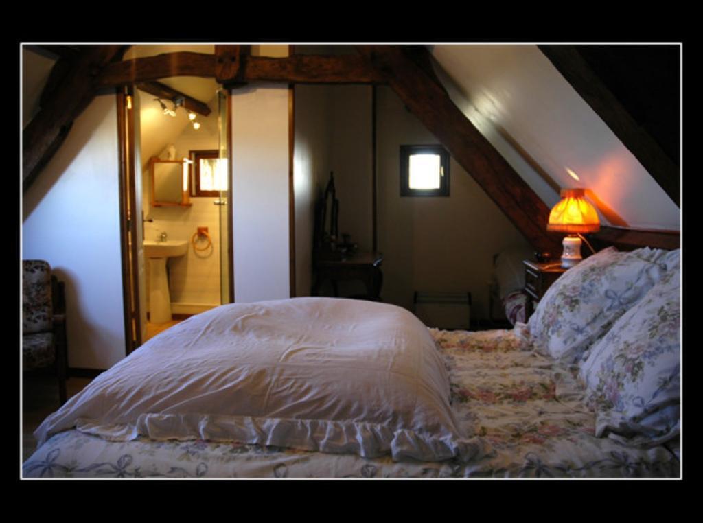 Maryse Et Jean-Pierre Bed & Breakfast Longues-sur-Mer Стая снимка